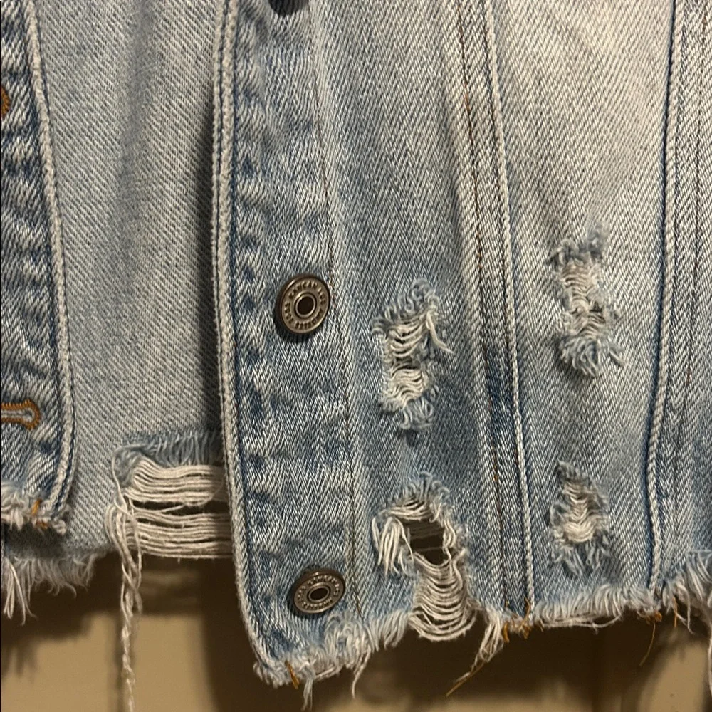 Distressed denim jacket - Picture 5 of 9